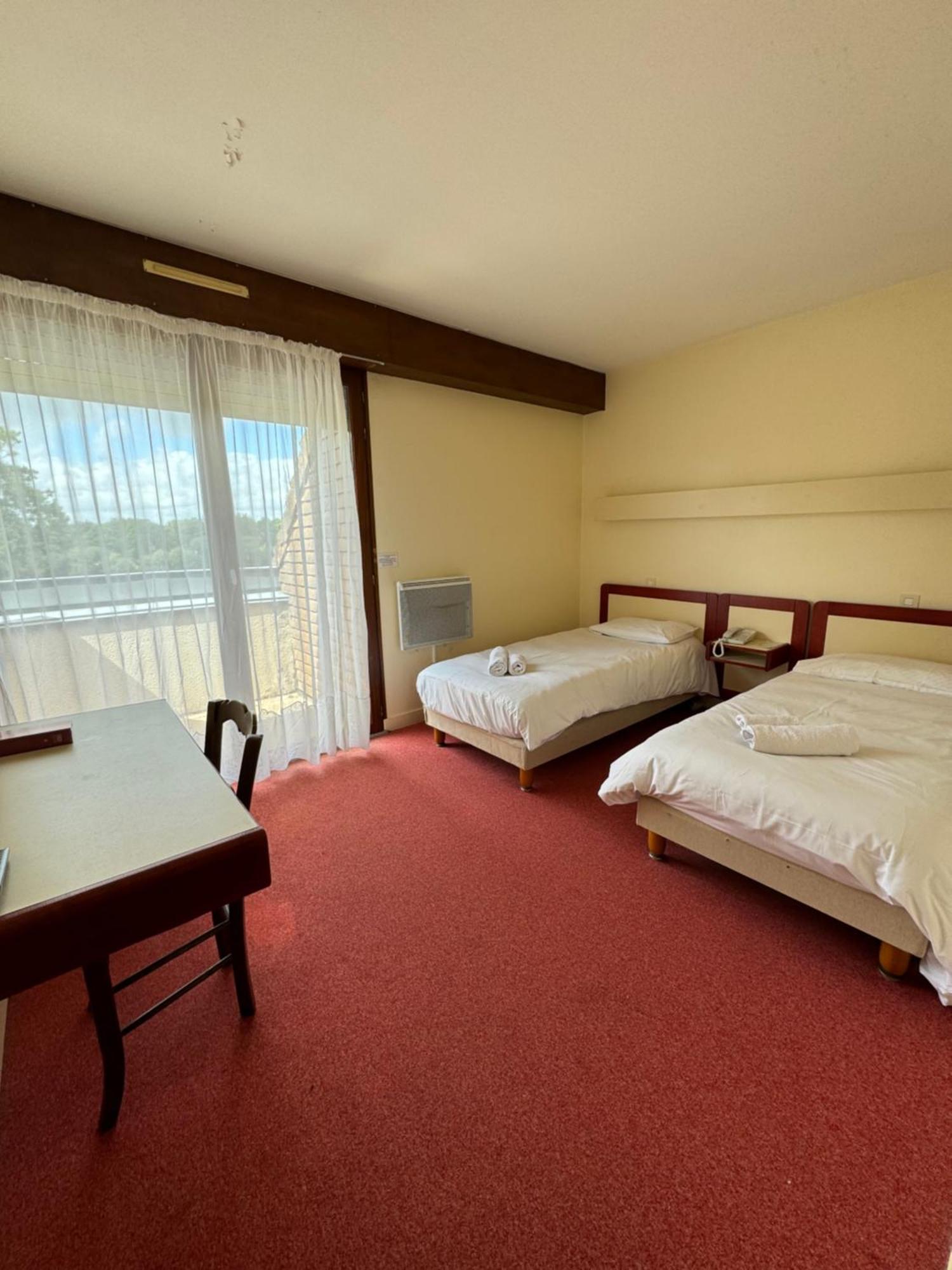 Auberge D'Andaines La Ferte-Mace ภายนอก รูปภาพ